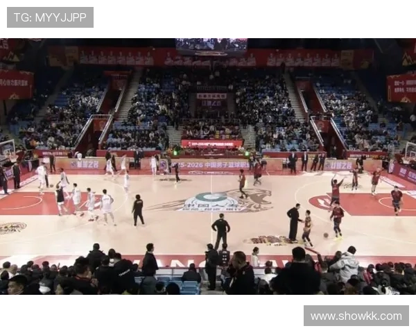 地板渗水致吉林主场赛延一小时