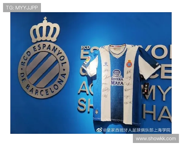 西班牙人俱乐部致敬小白：我们不会忘记你致敬哈尔克的举动